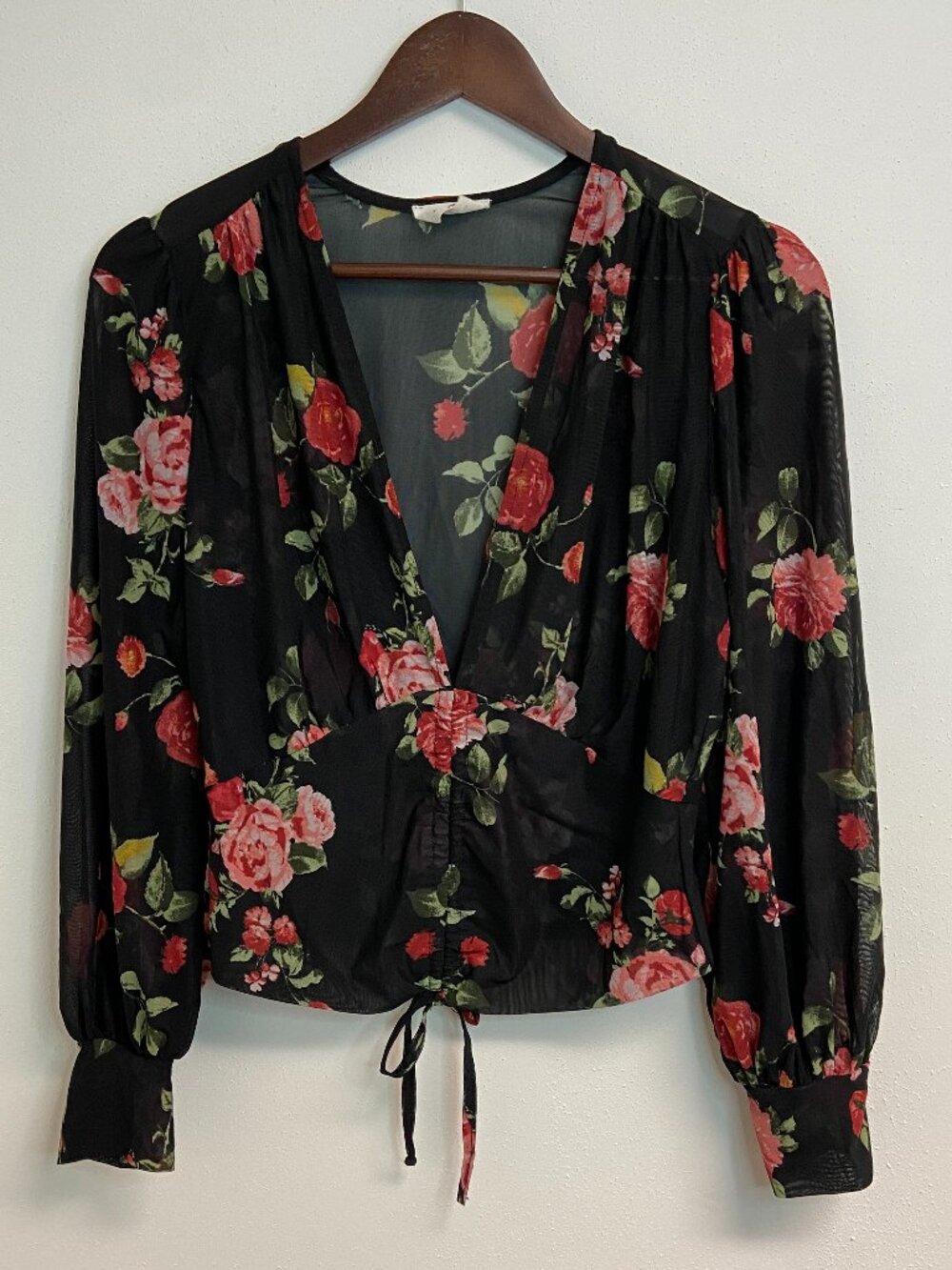 Women's Black Floral Long Sleeve Adjustable Crop Top V Neck Tie Closure Pink Red
